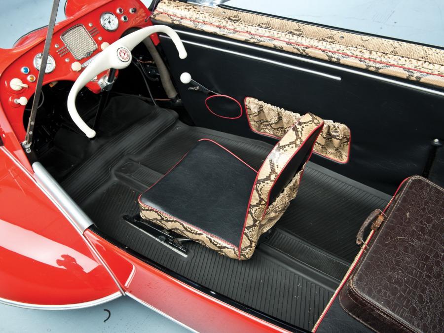 Интерьер Messerschmitt KR200 Roadster 1952 года  (фото 7 из 8)